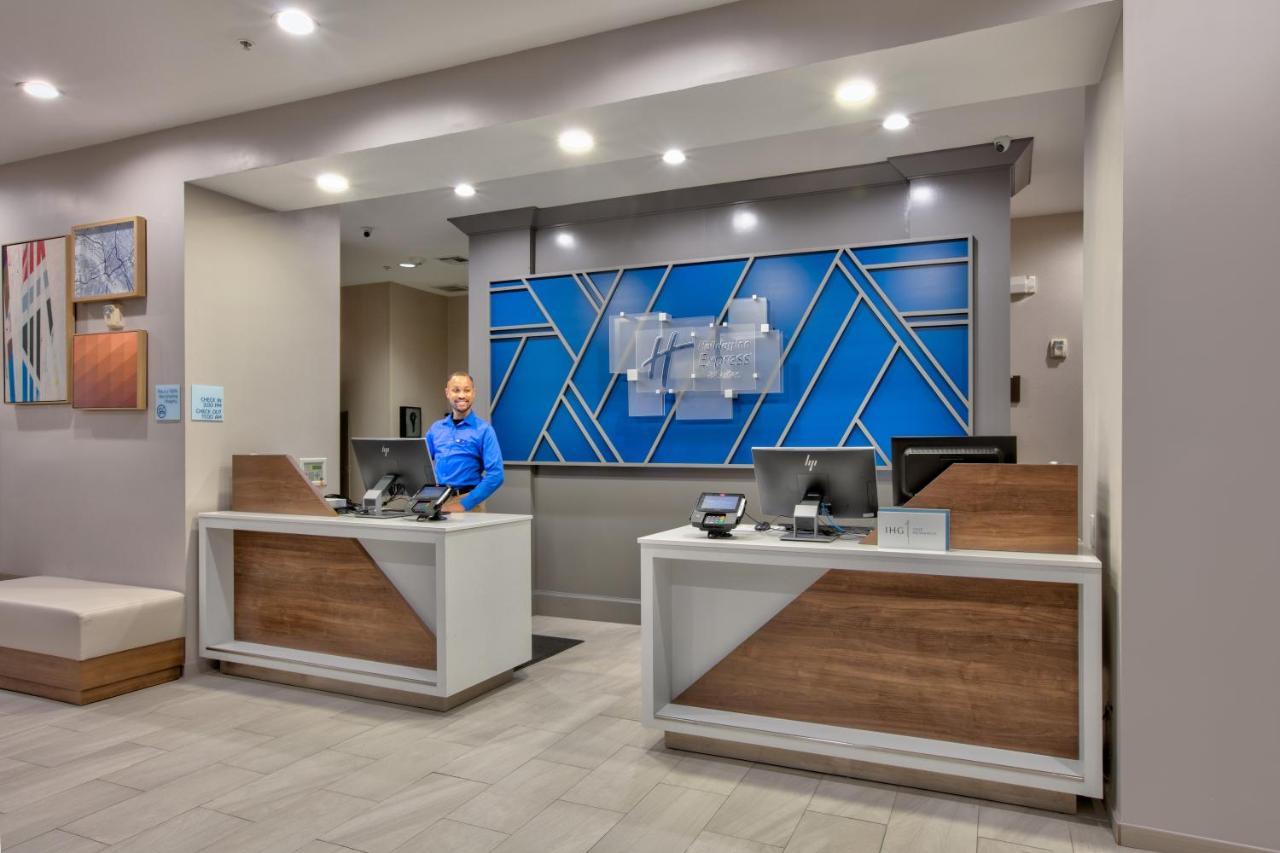 Holiday Inn Express & Suites North Dallas At Preston By Ihg Zewnętrze zdjęcie