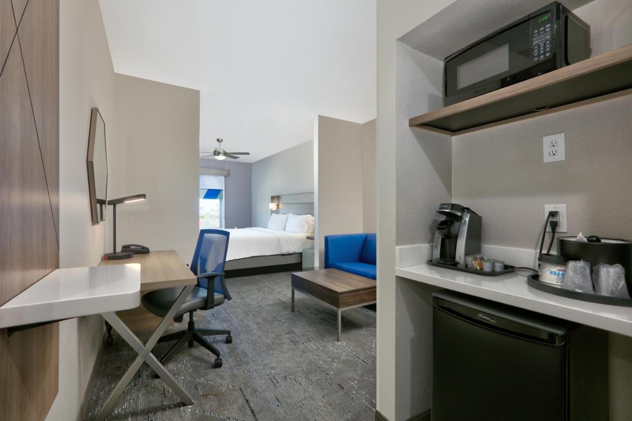 Holiday Inn Express & Suites North Dallas At Preston By Ihg Zewnętrze zdjęcie