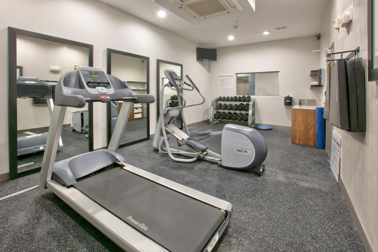 Holiday Inn Express & Suites North Dallas At Preston By Ihg Zewnętrze zdjęcie