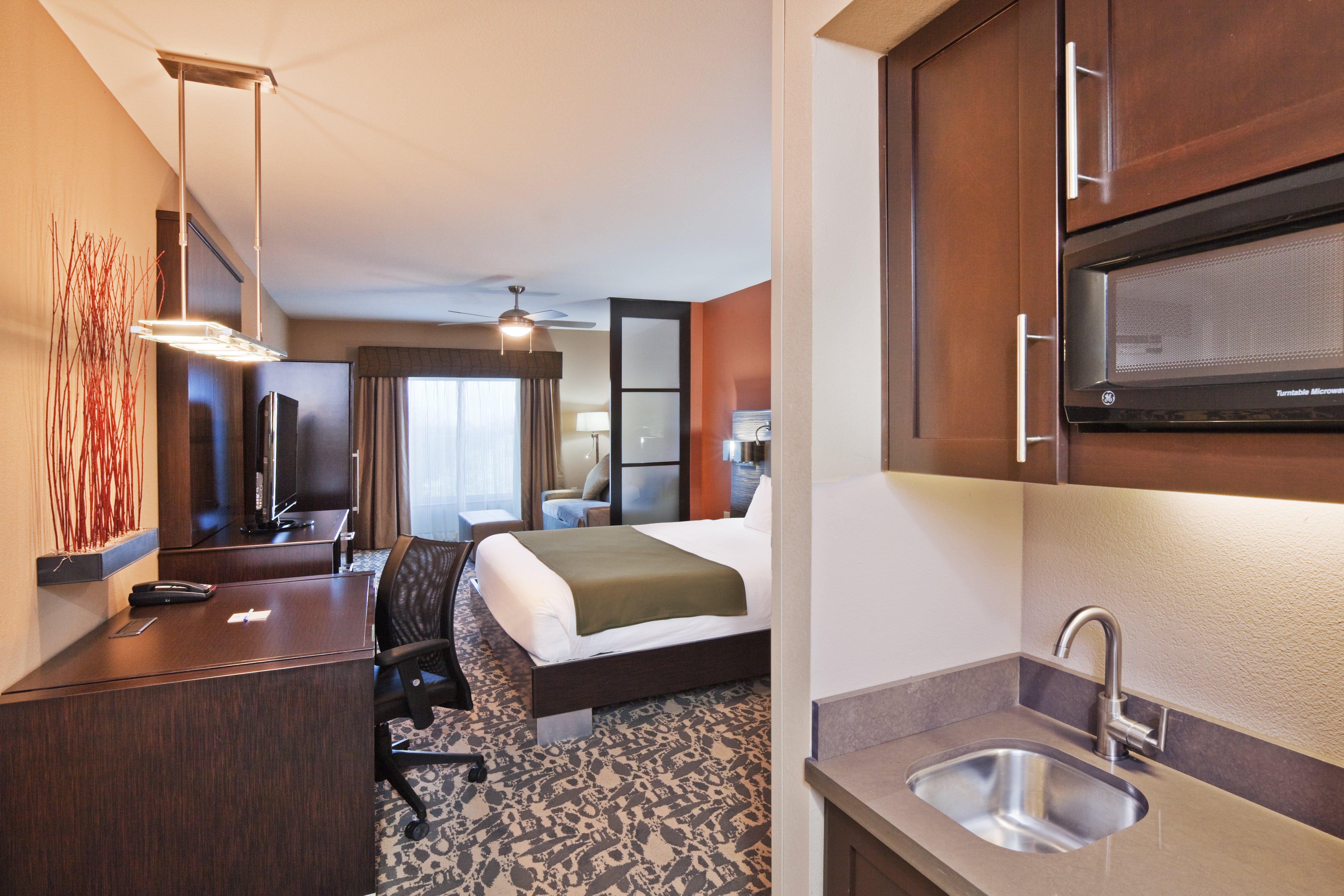 Holiday Inn Express & Suites North Dallas At Preston By Ihg Zewnętrze zdjęcie