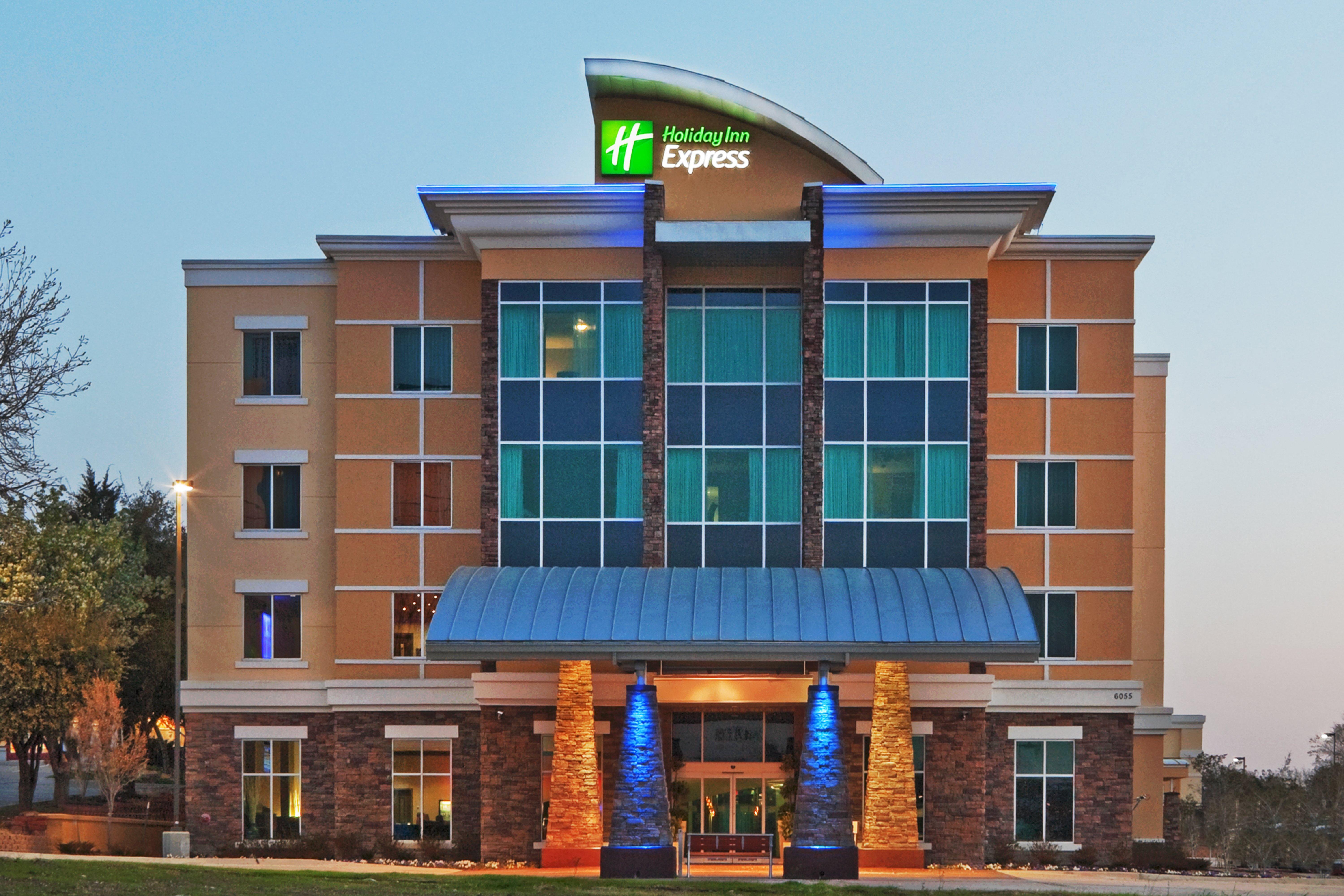 Holiday Inn Express & Suites North Dallas At Preston By Ihg Zewnętrze zdjęcie